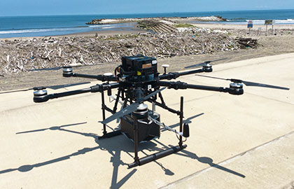 Multicopter equipped with the green laser scanner
